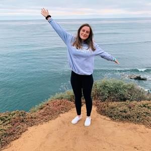 Meet your Posher, Alyssa